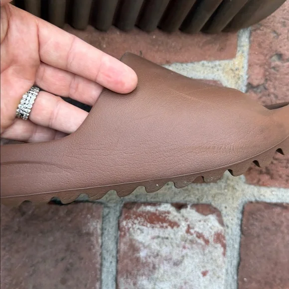 Adidas Yeezy Slide. Women Size 7 . - Picture 13 of 16